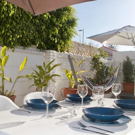 Casita Blanca Near Yumbo