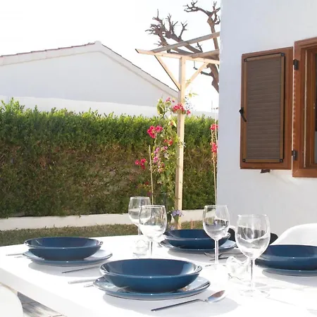 Апартаменти Casita Blanca Near Yumbo