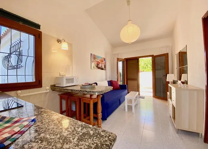 Апартаменти Casita Blanca Near Yumbo *