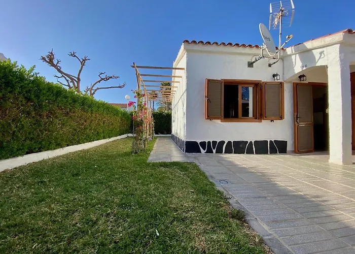 Апартаменти Casita Blanca Near Yumbo *